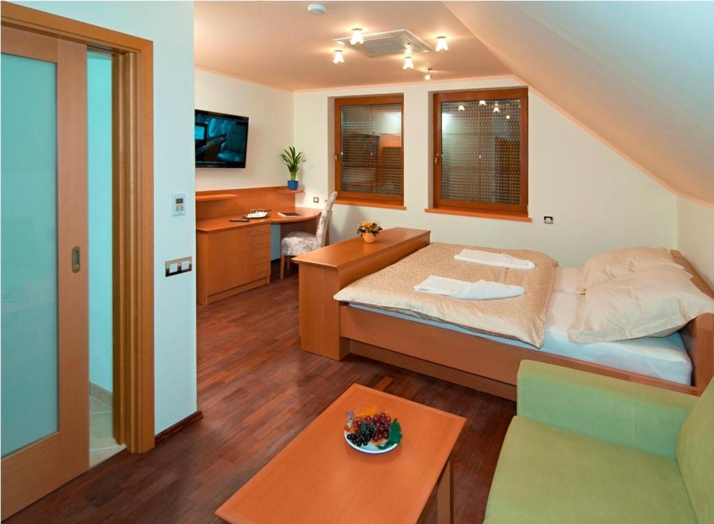 Heipark Tosovice Hotel Bagian luar foto