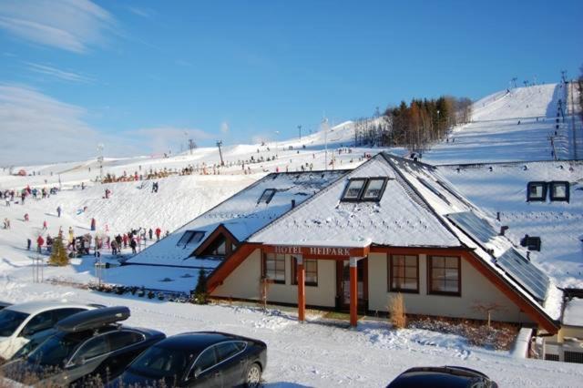 Heipark Tosovice Hotel Bagian luar foto